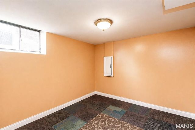 9904 Markhall Lane, St Louis, MO 63123