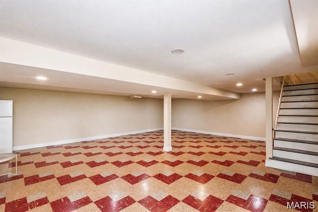9904 Markhall Lane, St Louis, MO 63123