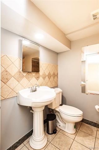 9904 Markhall Lane, St Louis, MO 63123