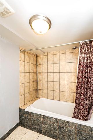 9904 Markhall Lane, St Louis, MO 63123