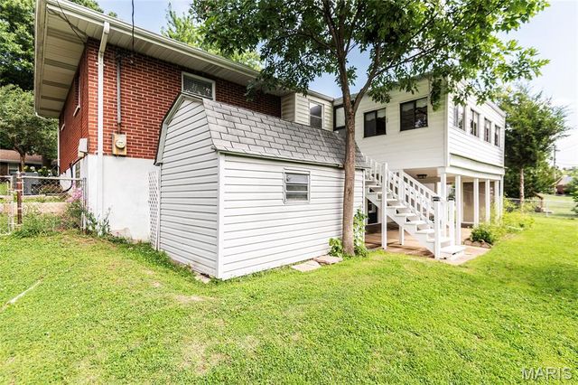 9904 Markhall Lane, St Louis, MO 63123