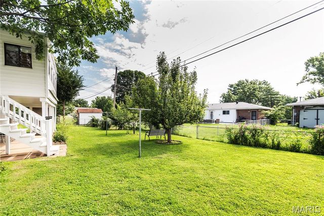 9904 Markhall Lane, St Louis, MO 63123