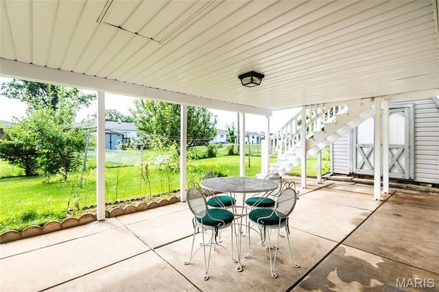9904 Markhall Lane, St Louis, MO 63123