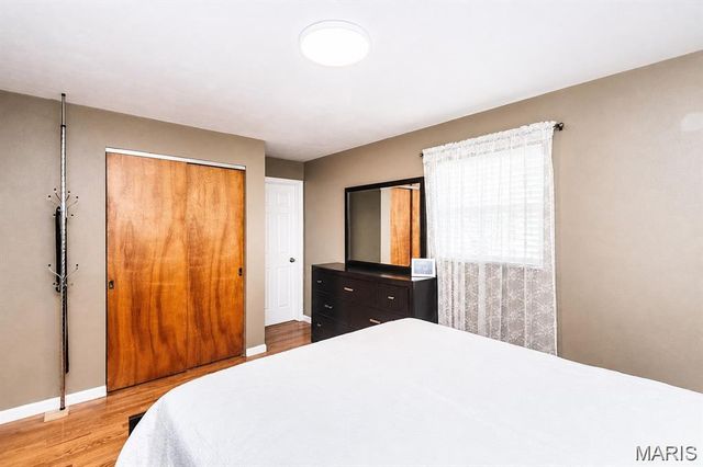 9904 Markhall Lane, St Louis, MO 63123