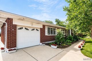 9904 Markhall Lane, St Louis, MO 63123