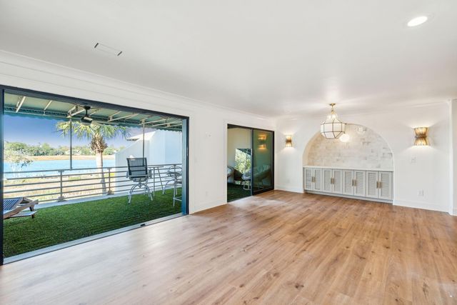 150 Wappoo Creek Drive 9, Charleston, SC 29412