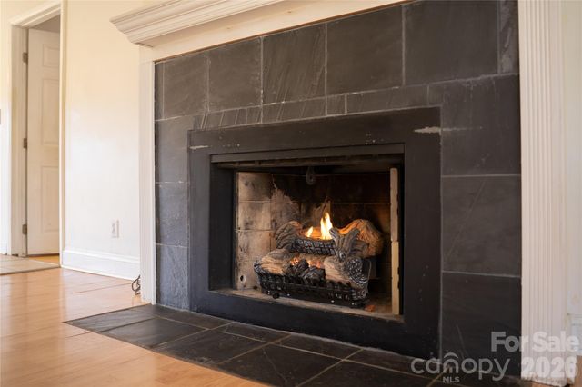 327 Heather Court, Asheville, NC 28804