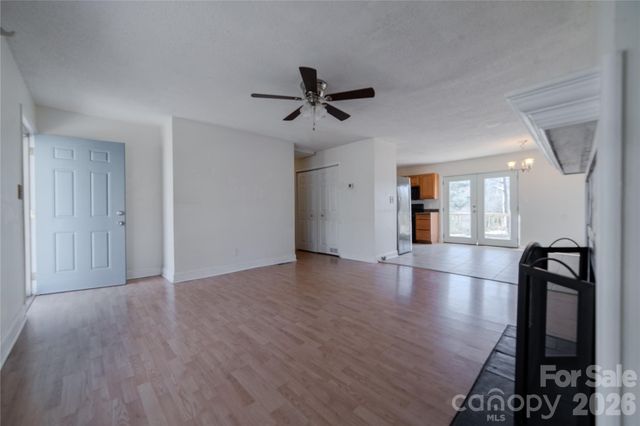 327 Heather Court, Asheville, NC 28804