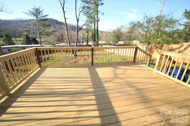 327 Heather Court, Asheville, NC 28804