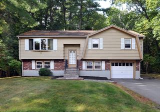 47 Daniel Dr, Abington, MA 02351