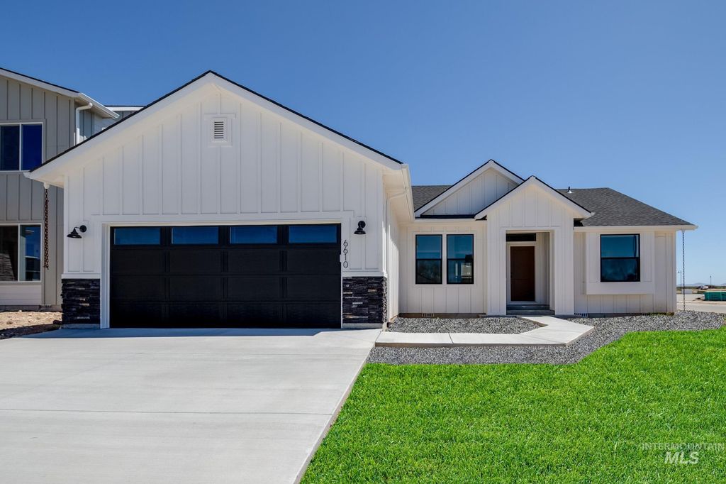 6610 S Banded Eagle Way, Boise, ID 83709