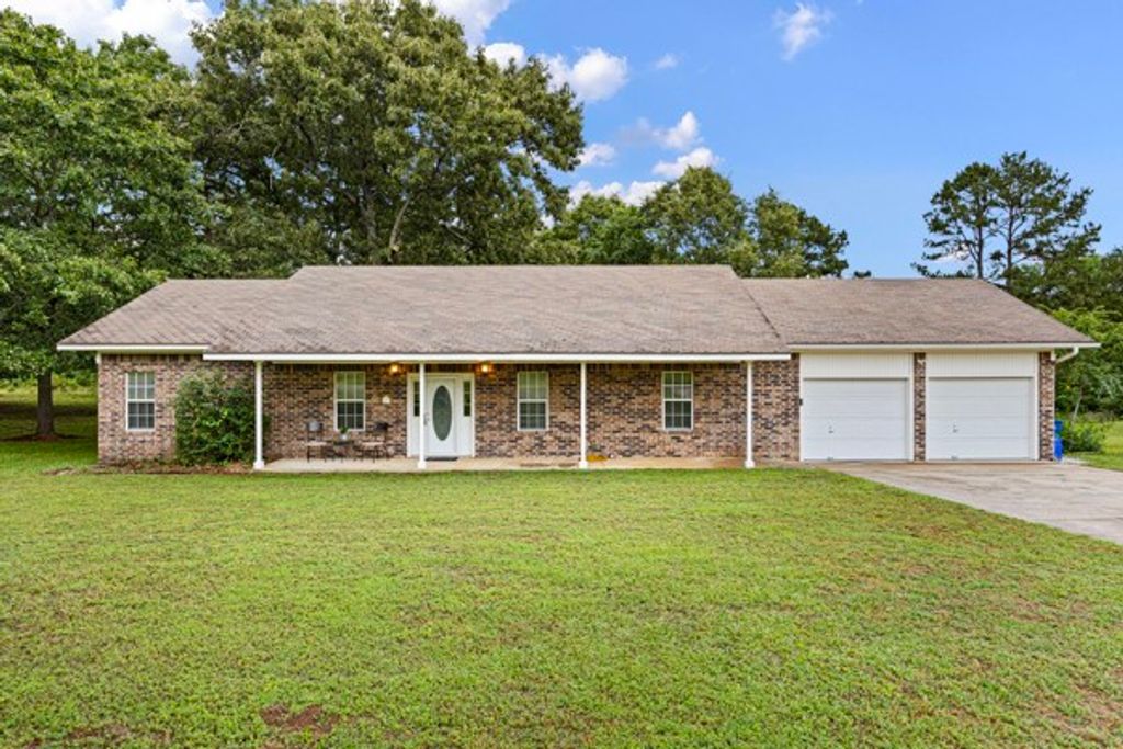 241 Lakewood Drive, Clarksville, AR 72830