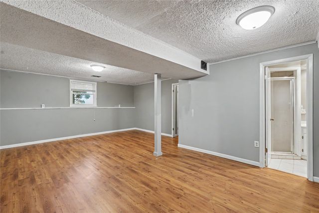 3116 E 41st Court, Des Moines, IA 50317