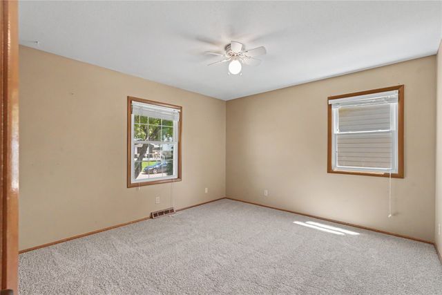 3116 E 41st Court, Des Moines, IA 50317
