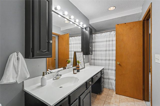 3116 E 41st Court, Des Moines, IA 50317