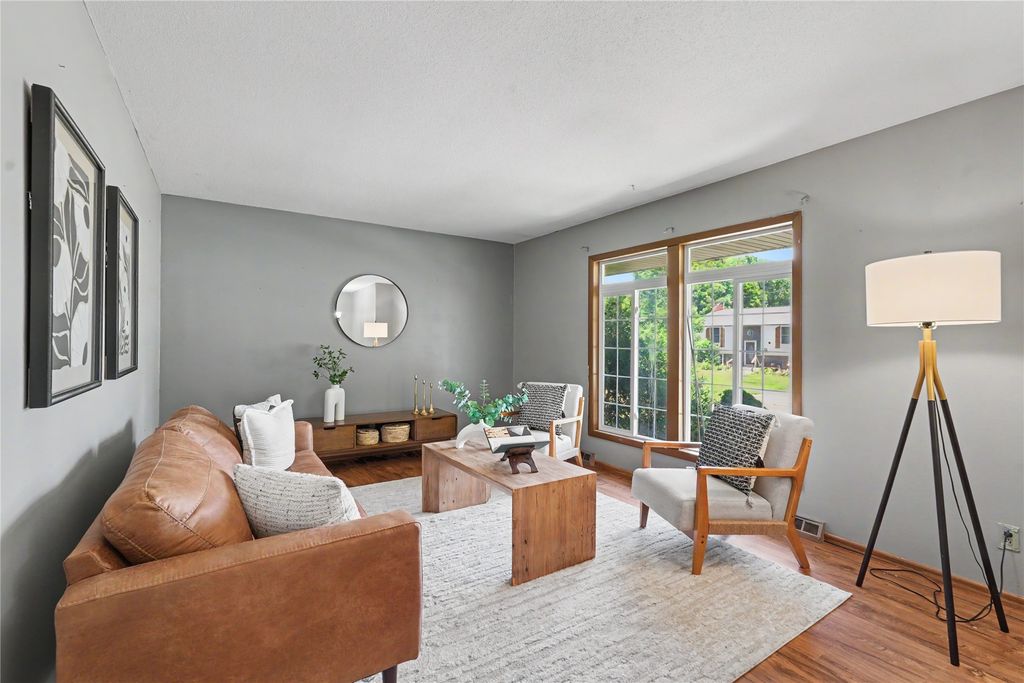 3116 E 41st Court, Des Moines, IA 50317