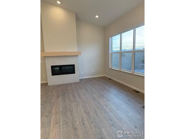 727 Kubat Ln 2-B, Longmont, CO 80503