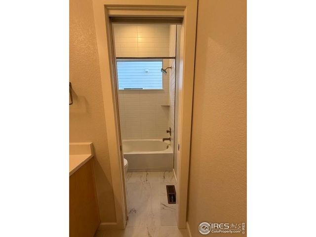 727 Kubat Ln 2-B, Longmont, CO 80503