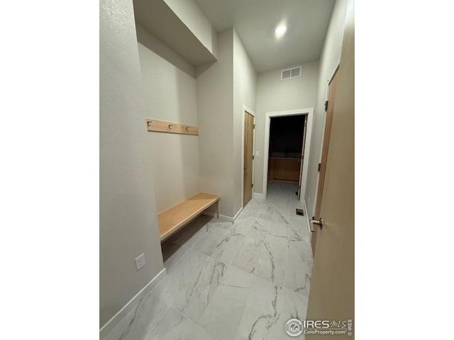 727 Kubat Ln 2-B, Longmont, CO 80503