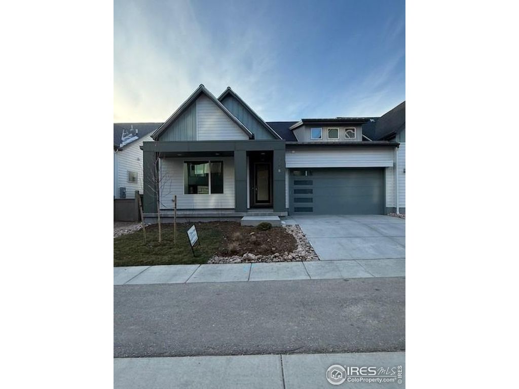 727 Kubat Ln 2-B, Longmont, CO 80503