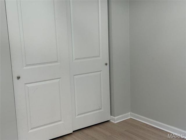 950 E Rue De La Banque L6, Creve Coeur, MO 63141