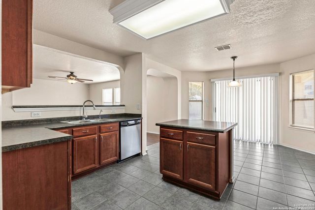 10132 Villa Del Lago, San Antonio, TX 78245