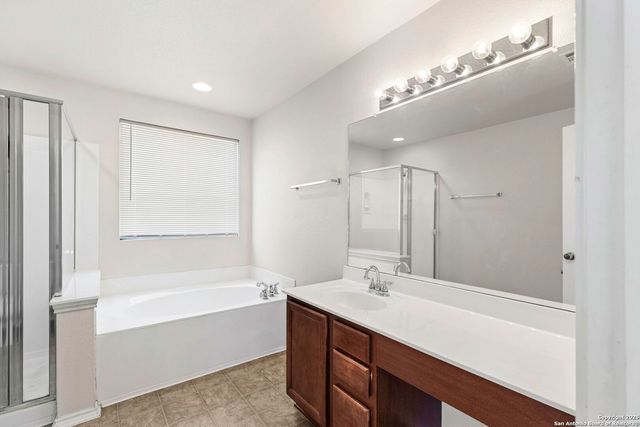 10132 Villa Del Lago, San Antonio, TX 78245