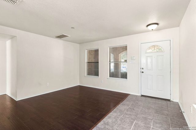 10132 Villa Del Lago, San Antonio, TX 78245