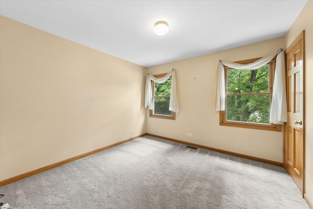 6N115 Riverside Drive, St. Charles, IL 60174