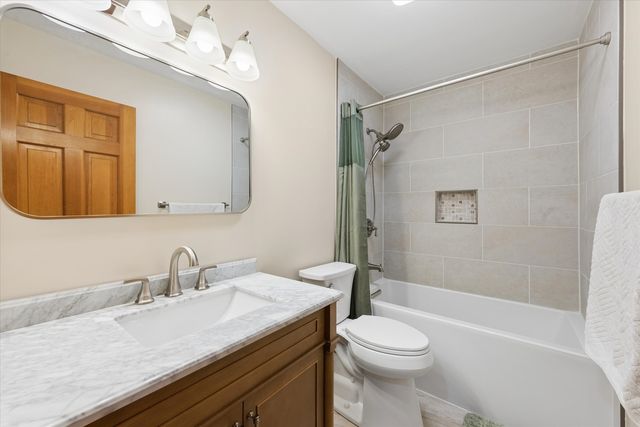 6N115 Riverside Drive, St. Charles, IL 60174