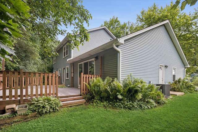 6N115 Riverside Drive, St. Charles, IL 60174