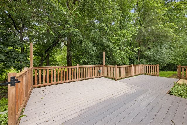 6N115 Riverside Drive, St. Charles, IL 60174