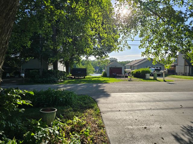 6N115 Riverside Drive, St. Charles, IL 60174