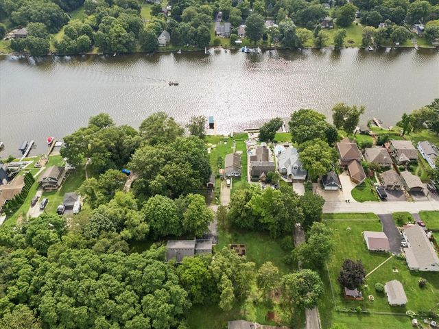 6N115 Riverside Drive, St. Charles, IL 60174