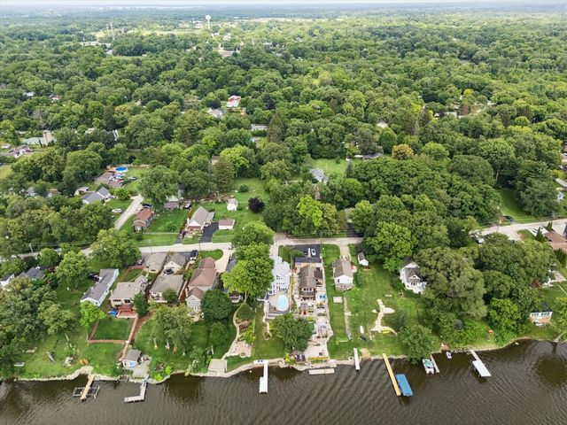 6N115 Riverside Drive, St. Charles, IL 60174