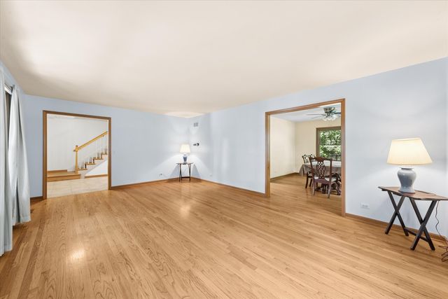6N115 Riverside Drive, St. Charles, IL 60174