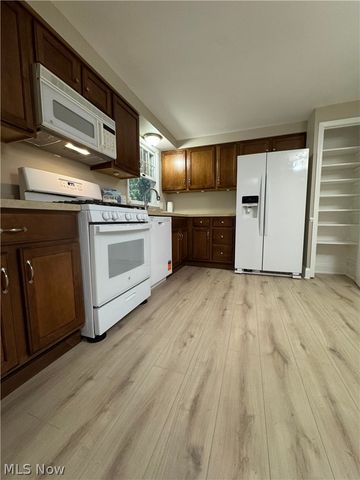 3083 Orchard Road, Silver Lake, OH 44224