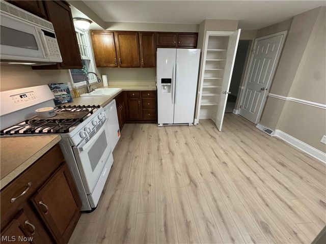 3083 Orchard Road, Silver Lake, OH 44224