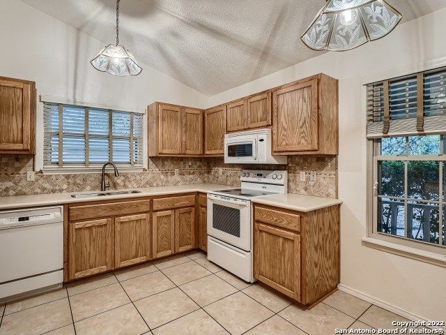 9731 KNOB OAK, San Antonio, TX 78250