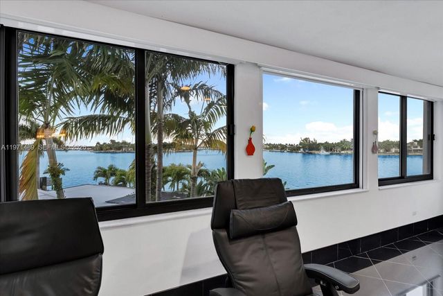 279 N Hibiscus Dr, Miami Beach, FL 33139