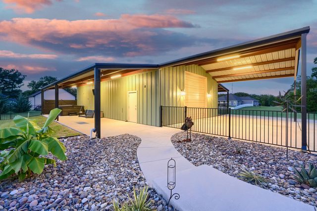 2047 Cedar Drive, Quinlan, TX 75474
