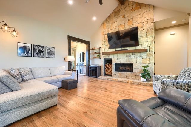 2047 Cedar Drive, Quinlan, TX 75474