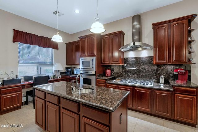 39120 N 2ND Place, Phoenix, AZ 85086