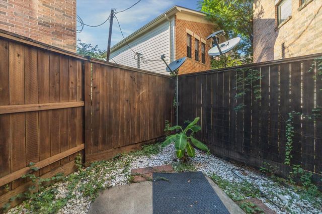 9710 Riddlewood Lane, Houston, TX 77025