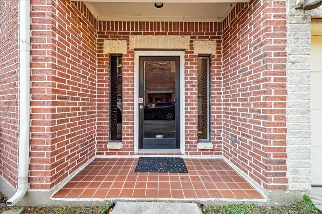 9710 Riddlewood Lane, Houston, TX 77025