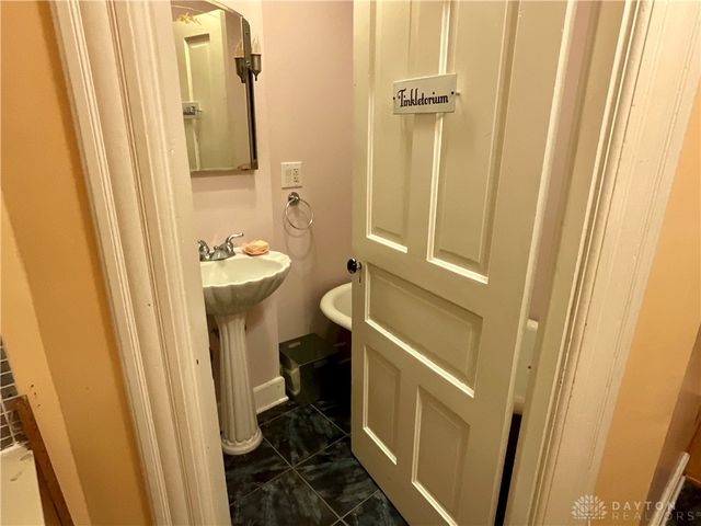 355 PARK Drive, Dayton, OH 45410