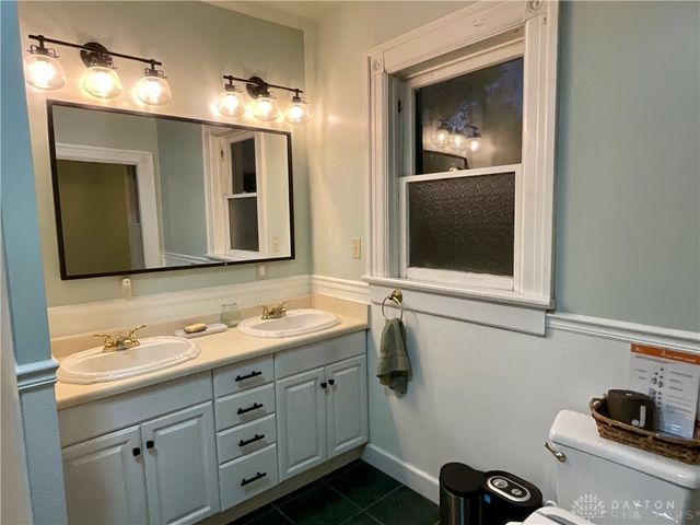 355 PARK Drive, Dayton, OH 45410