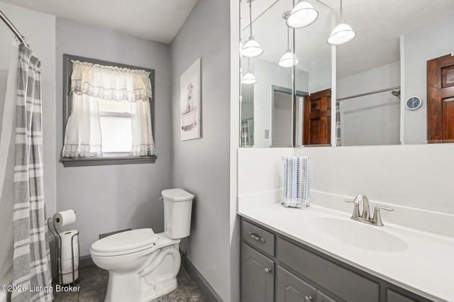 11810 Poplarwood Dr, Louisville, KY 40272