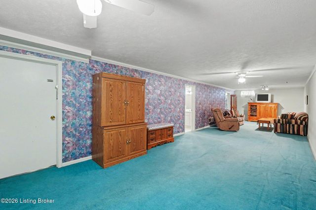 11810 Poplarwood Dr, Louisville, KY 40272