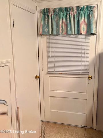 11810 Poplarwood Dr, Louisville, KY 40272